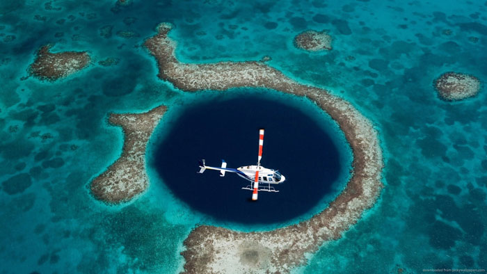Where Is the Great Blue Hole Located
