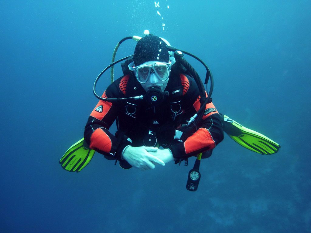 Why Does Water Get Into a Scuba Mask
